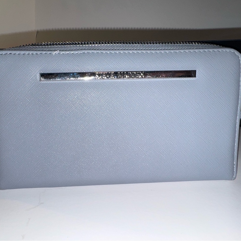 Steve Madden Zip Around Wallet Light Blue Saffiano Faux Leather Logo Bar wallet